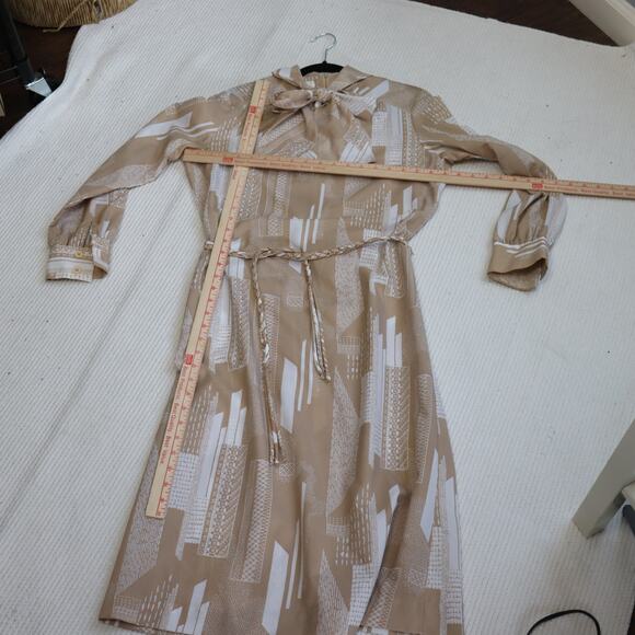 Vintage 70's Vilano Dress with neck tie and belt size 14 - Picture 3 of 6